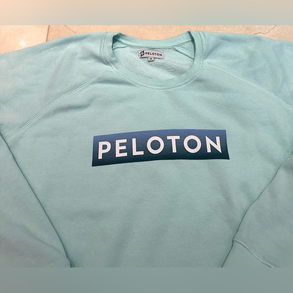 Peloton Women’s Crewneck Sweater With Logo Light Blue Size‎ 1X - Picture 2 of 3